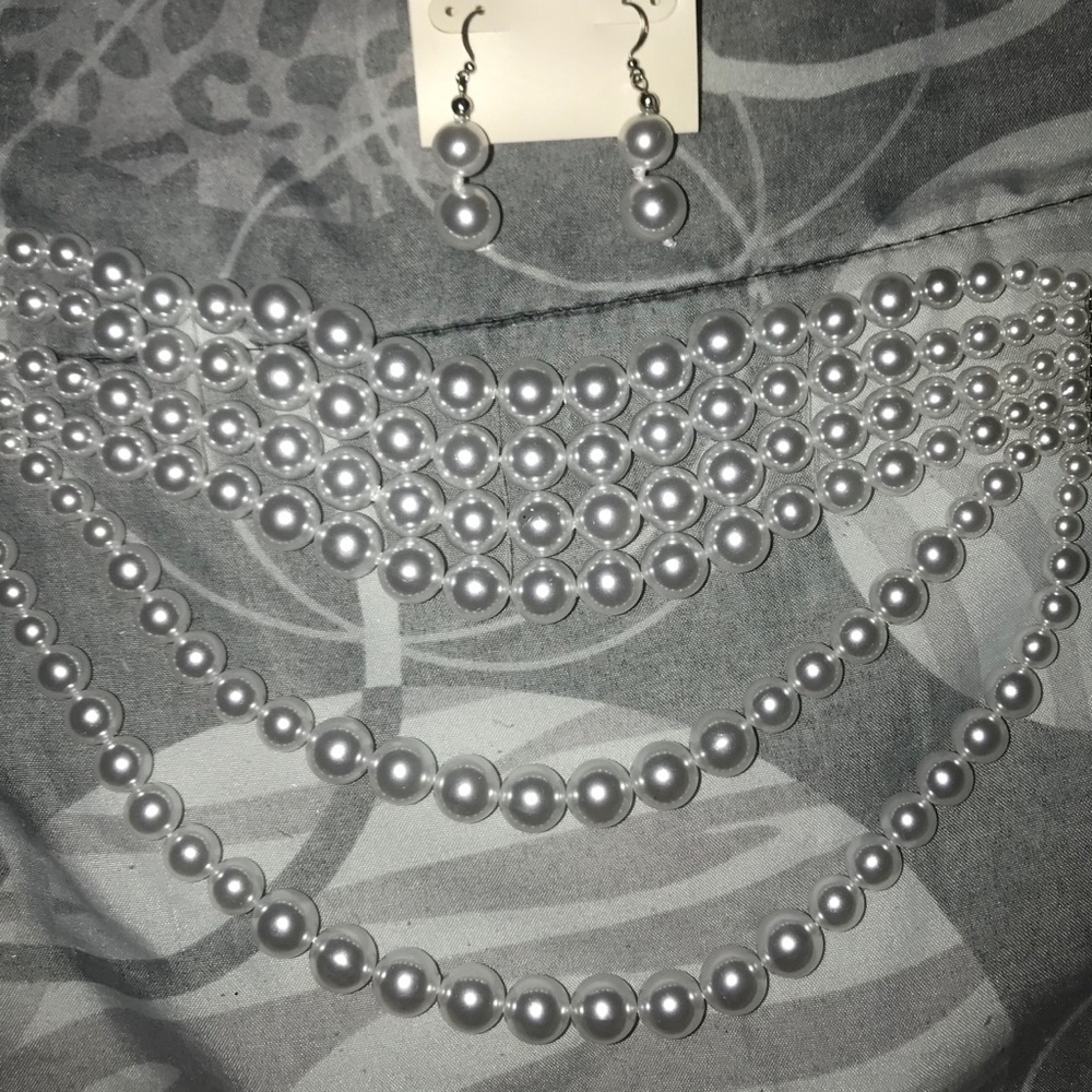 Silver Pearls - Picture 2 of 3